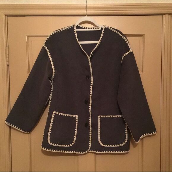 Commense Contrast Trim Gray and White Jacket - Picture 2 of 7